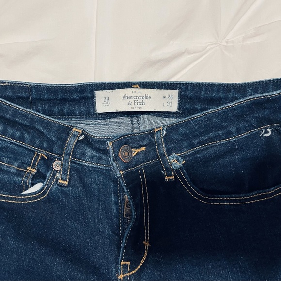 Abercrombie dark wash skinny jeans - Picture 3 of 3